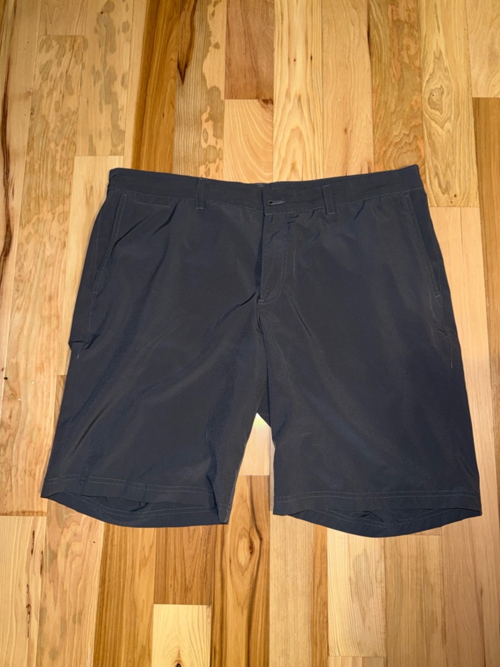 Nike Men's Dark Gray Flat-Front Performance Shorts
